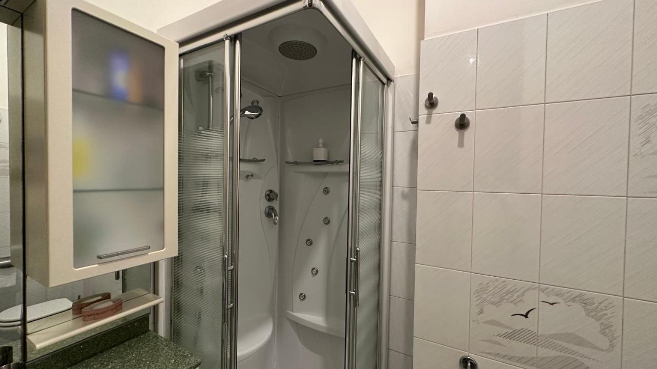 Dehomes - Two Bedrooms, Terrace, Wi-Fi, Tram To Centre & Rho Fiera Мілан Екстер'єр фото