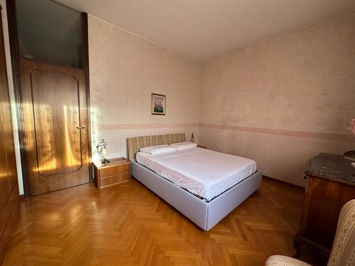 Dehomes - Two Bedrooms, Terrace, Wi-Fi, Tram To Centre & Rho Fiera Мілан Екстер'єр фото
