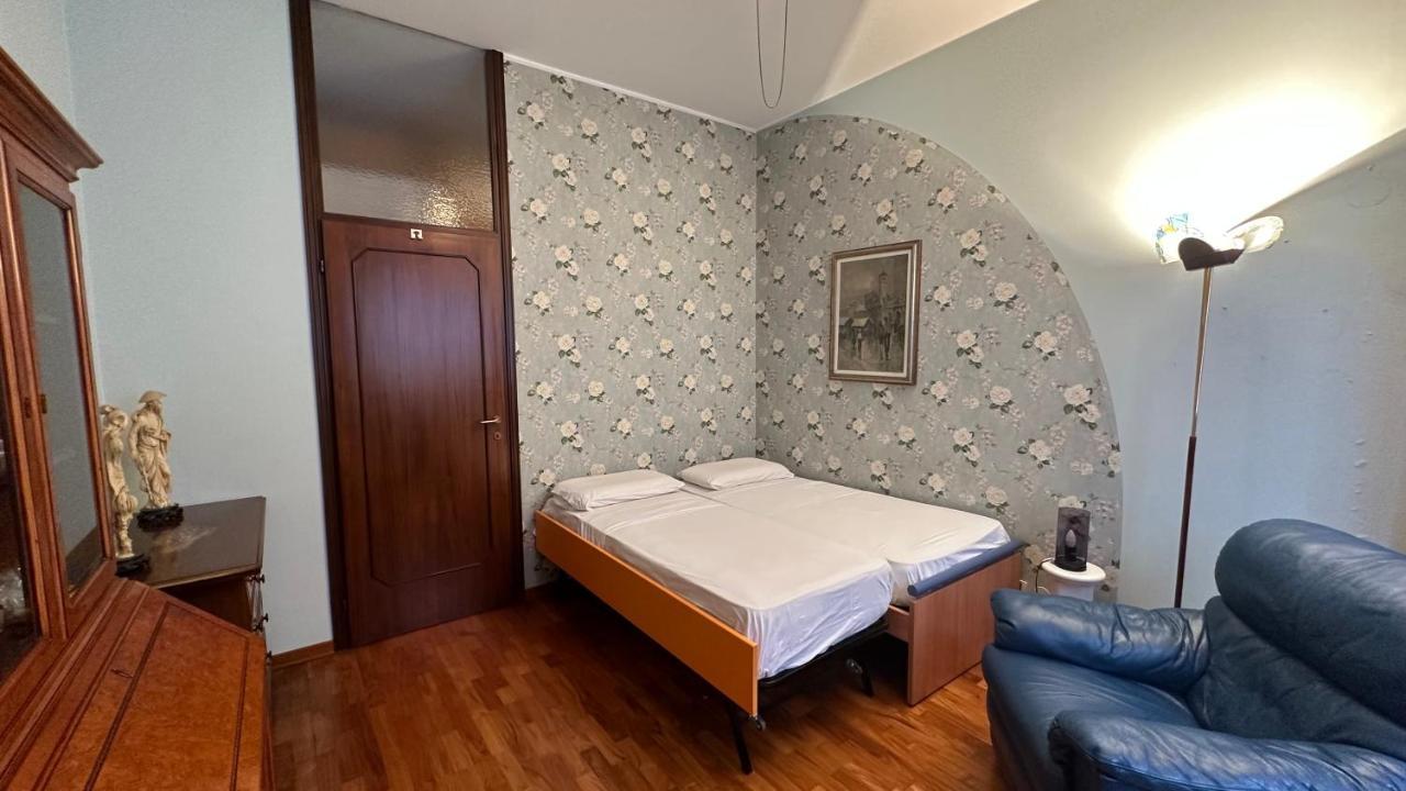 Dehomes - Two Bedrooms, Terrace, Wi-Fi, Tram To Centre & Rho Fiera Мілан Екстер'єр фото